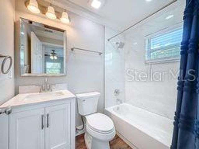 4305 WALLACE CIRCLE, Tampa, FL 33611