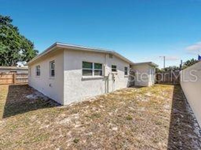 4305 WALLACE CIRCLE, Tampa, FL 33611