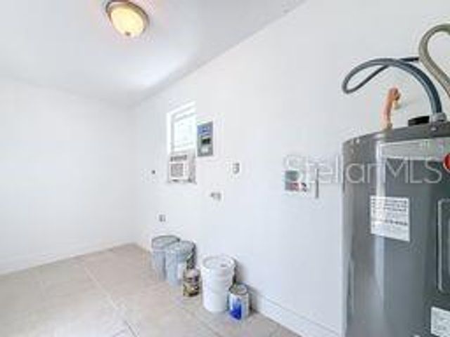 4305 WALLACE CIRCLE, Tampa, FL 33611