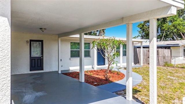 4305 WALLACE CIRCLE, Tampa, FL 33611