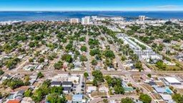 4305 WALLACE CIRCLE, Tampa, FL 33611