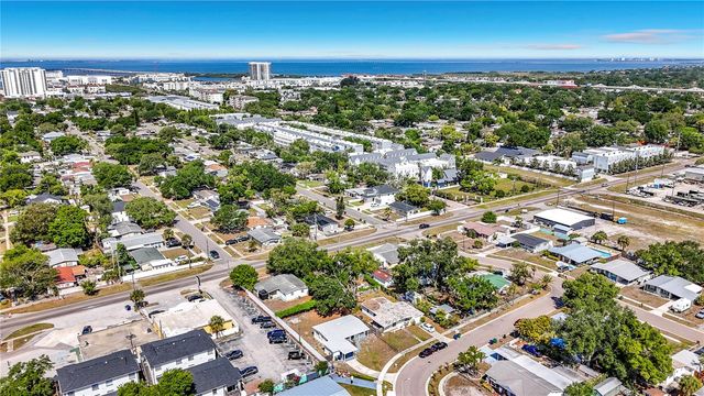 4305 WALLACE CIRCLE, Tampa, FL 33611