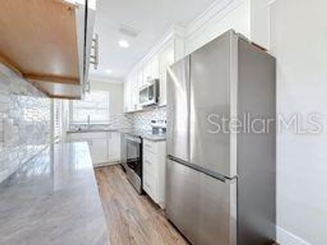 4305 WALLACE CIRCLE, Tampa, FL 33611