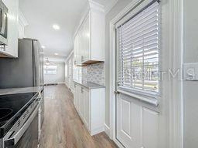 4305 WALLACE CIRCLE, Tampa, FL 33611