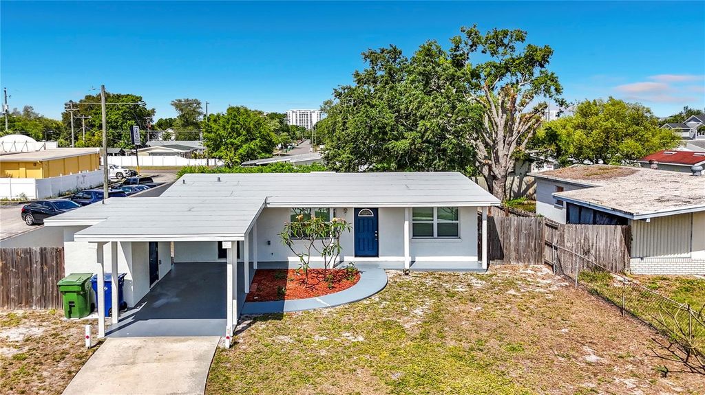 4305 WALLACE CIRCLE, Tampa, FL 33611