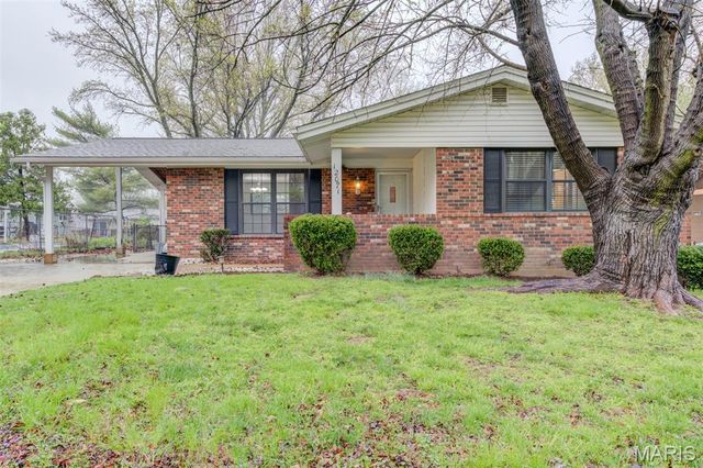 12071 Ameling Road, Maryland Heights, MO 63043