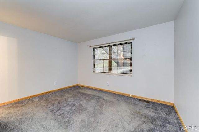 12071 Ameling Road, Maryland Heights, MO 63043