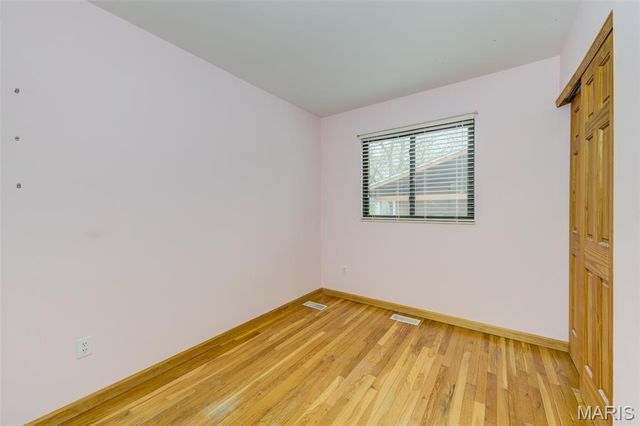 12071 Ameling Road, Maryland Heights, MO 63043