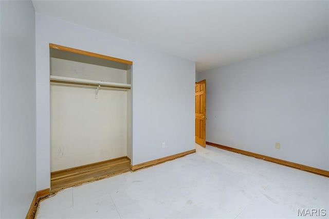 12071 Ameling Road, Maryland Heights, MO 63043