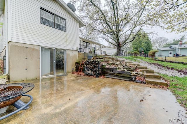 12071 Ameling Road, Maryland Heights, MO 63043