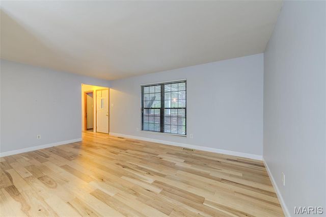 12071 Ameling Road, Maryland Heights, MO 63043