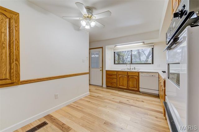 12071 Ameling Road, Maryland Heights, MO 63043