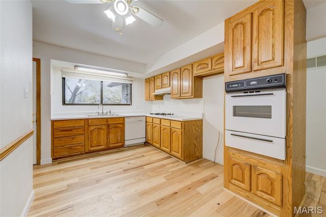 12071 Ameling Road, Maryland Heights, MO 63043