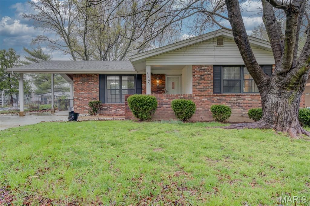 12071 Ameling Road, Maryland Heights, MO 63043