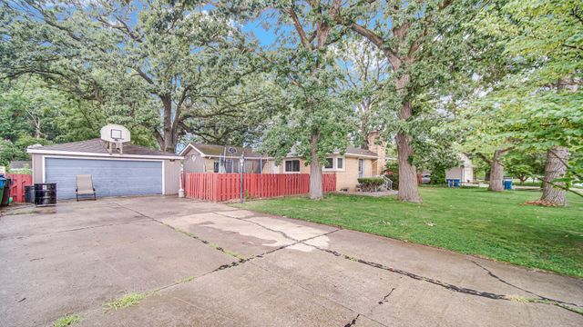 138 N Road, Schererville, IN 46375