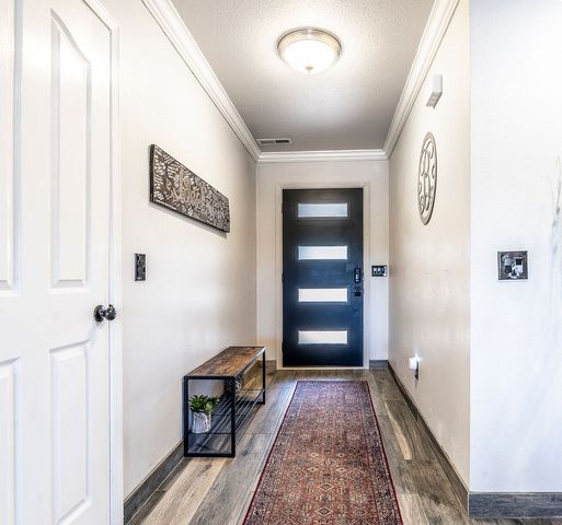 100 NW Apple Blossom, Bentonville, AR 72712