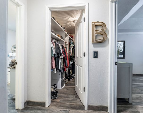 100 NW Apple Blossom, Bentonville, AR 72712