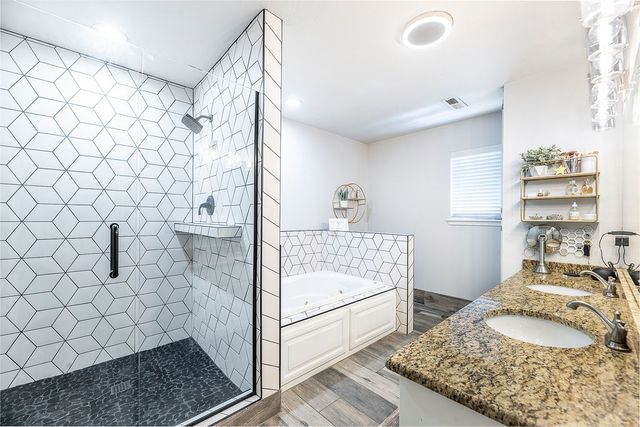 100 NW Apple Blossom, Bentonville, AR 72712