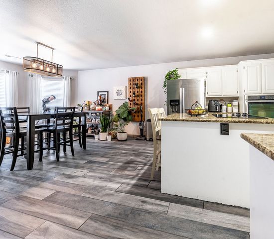 100 NW Apple Blossom, Bentonville, AR 72712