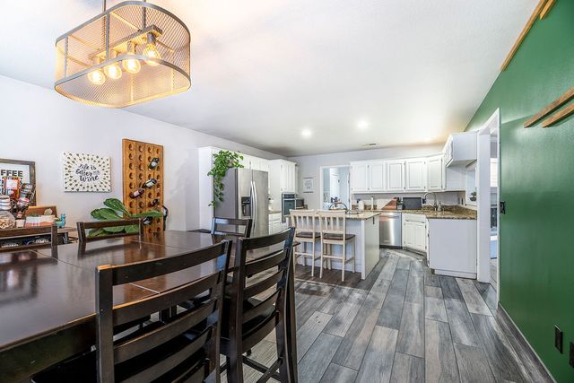 100 NW Apple Blossom, Bentonville, AR 72712