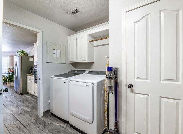 100 NW Apple Blossom, Bentonville, AR 72712