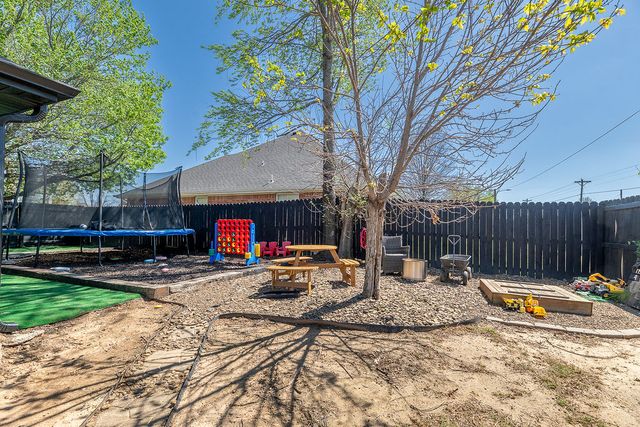 100 NW Apple Blossom, Bentonville, AR 72712