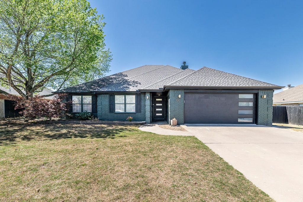 100 NW Apple Blossom, Bentonville, AR 72712