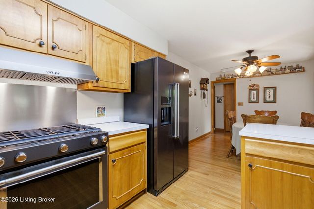 1050 Palatka Rd, Louisville, KY 40214