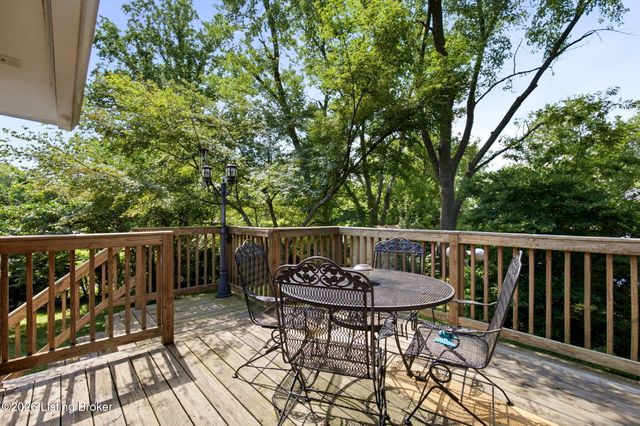 1050 Palatka Rd, Louisville, KY 40214