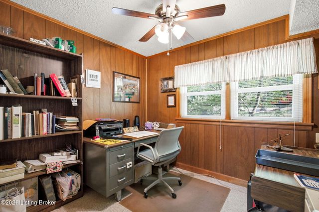 1050 Palatka Rd, Louisville, KY 40214