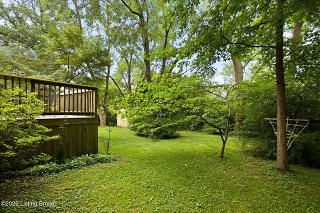 1050 Palatka Rd, Louisville, KY 40214