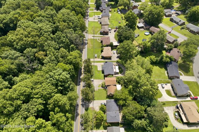 1050 Palatka Rd, Louisville, KY 40214