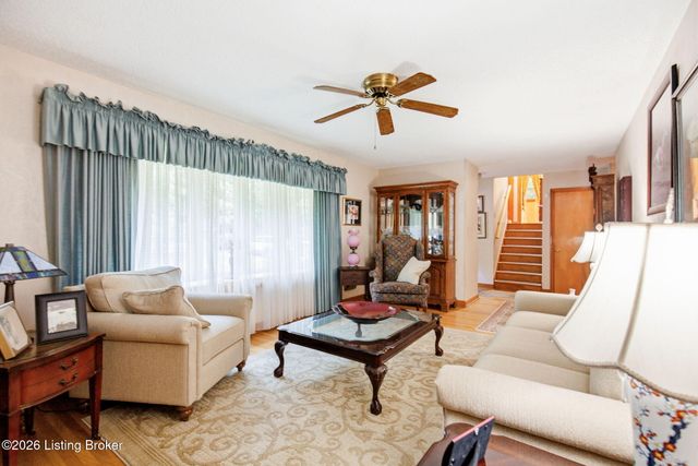 1050 Palatka Rd, Louisville, KY 40214