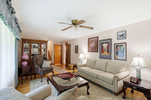 1050 Palatka Rd, Louisville, KY 40214