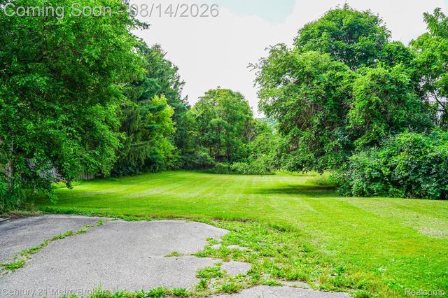 8294 Davison Road, Davison Township, MI 48423