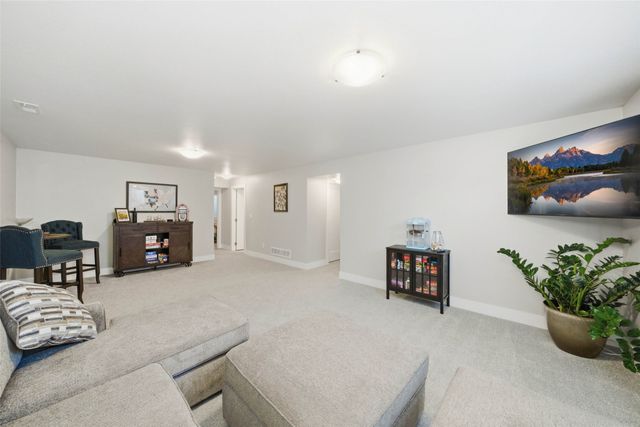 100 NE 14th Court, Grimes, IA 50111