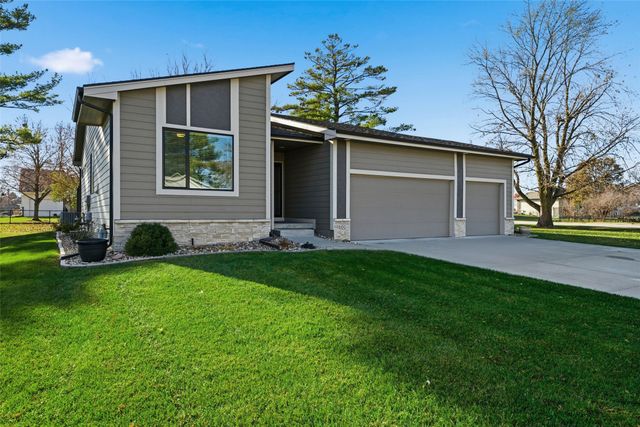 100 NE 14th Court, Grimes, IA 50111