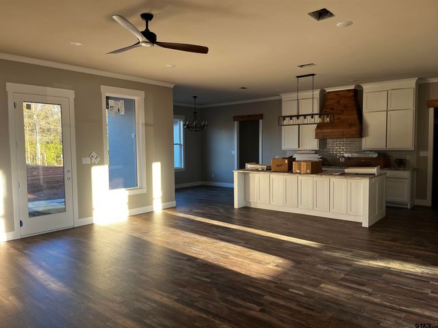 352 Heritage Way, Bullard, TX 75757