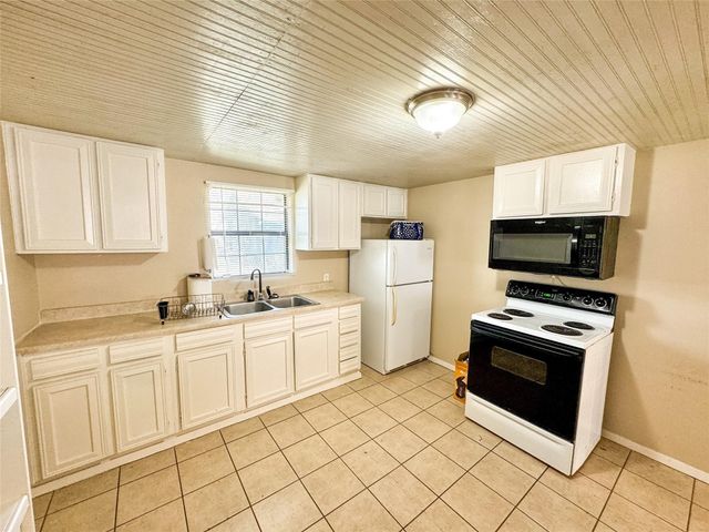 420 S Lillian Street, Stephenville, TX 76401