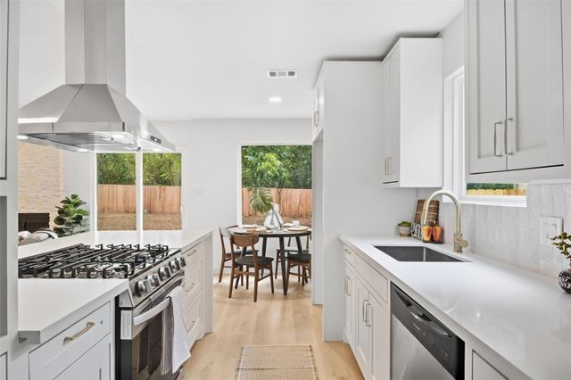 7824 Paces Mill LN, Austin, TX 78744