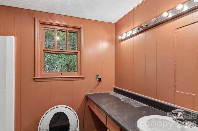 1157 S Main Street, Waynesville, NC 28786