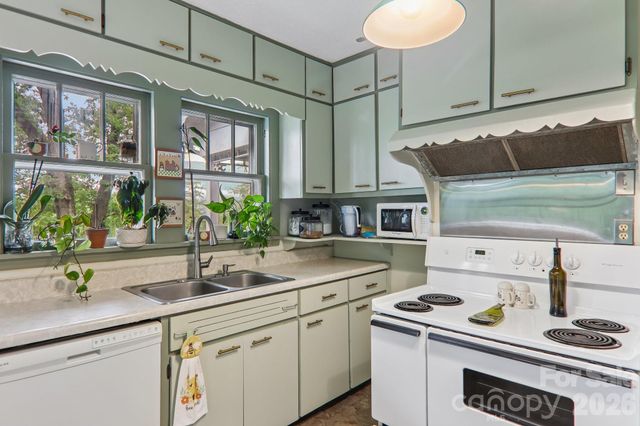 1157 S Main Street, Waynesville, NC 28786