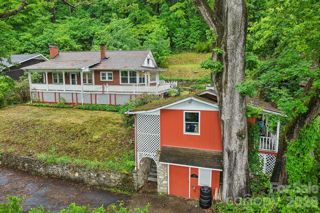 1157 S Main Street, Waynesville, NC 28786
