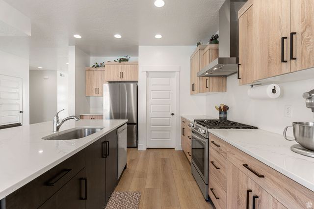 6181 S WHITE BEE CIR, St. George, UT 84790