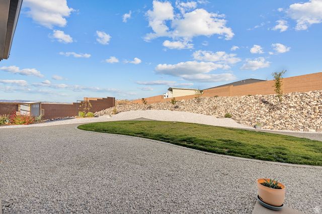 6181 S WHITE BEE CIR, St. George, UT 84790