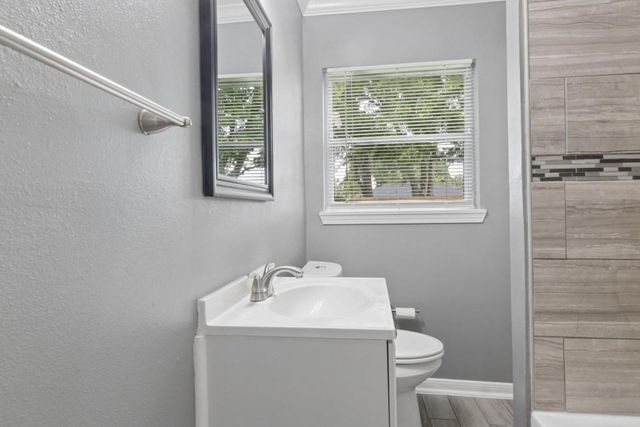 1435 Ogilvie Street, Houston, TX 77017