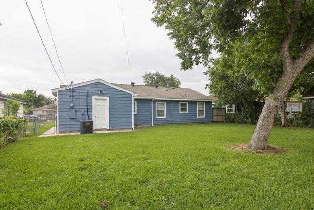 1435 Ogilvie Street, Houston, TX 77017