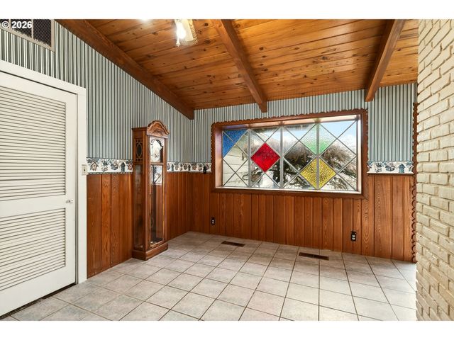 1749 Ne ORCHARD Ave, Mc Minnville, OR 97128