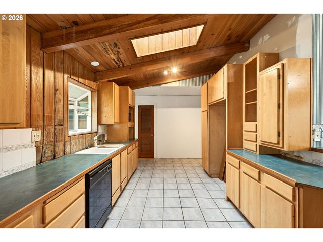 1749 Ne ORCHARD Ave, Mc Minnville, OR 97128