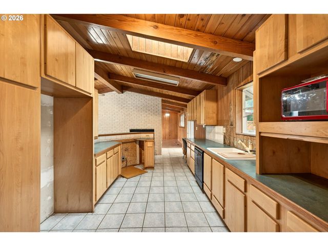 1749 Ne ORCHARD Ave, Mc Minnville, OR 97128